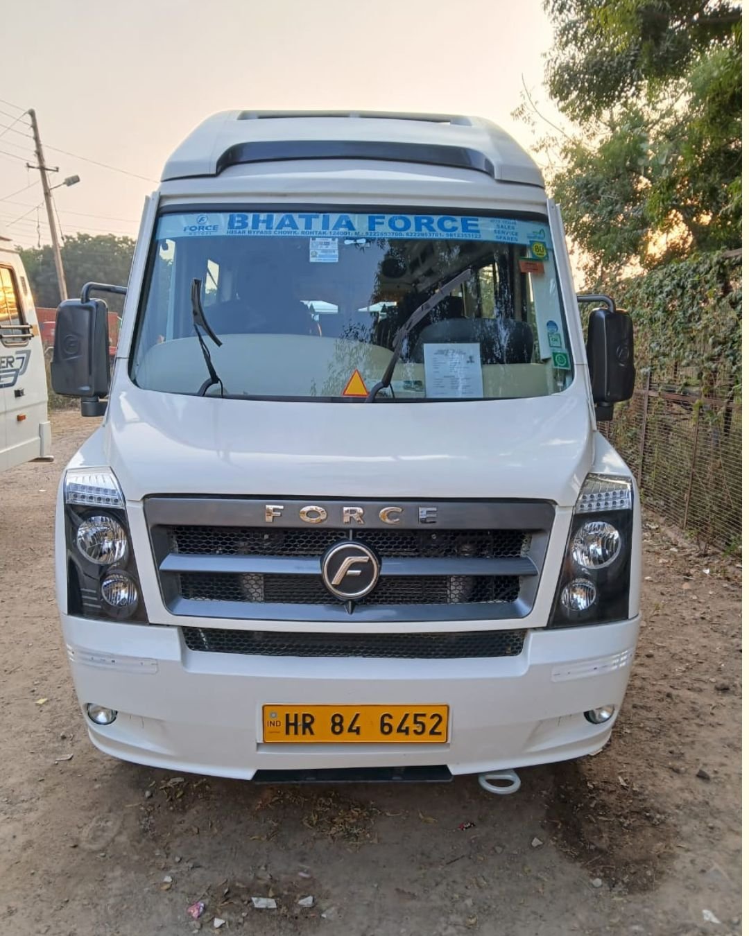 16 Seater Tempo Traveller